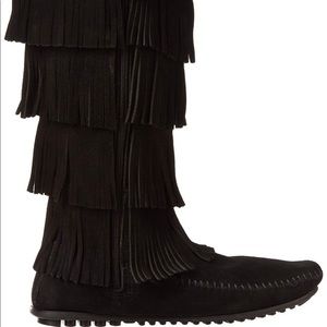 Minnetonka 5-layer Fringe Boot